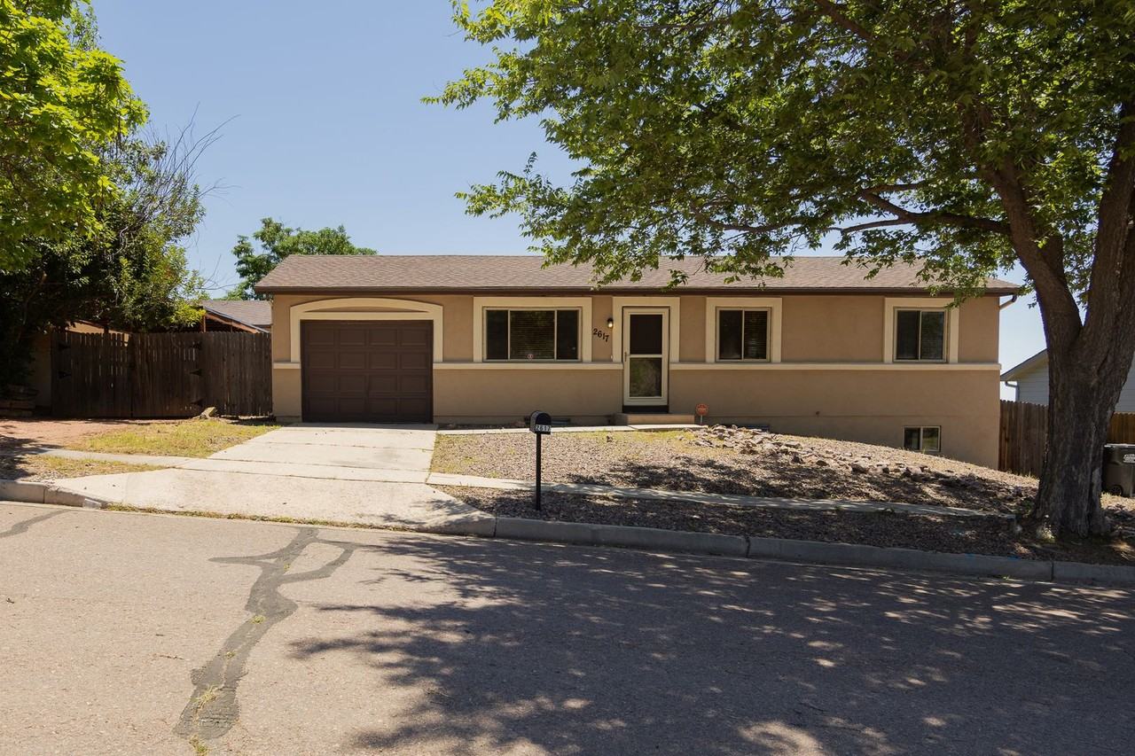 2617 Montebello Dr W - Photo 2 of 36