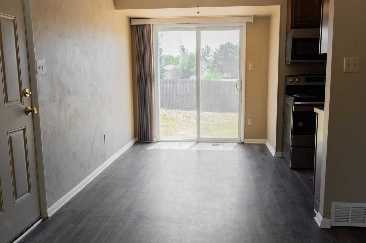 2617 Montebello Dr W - Photo 6 of 33