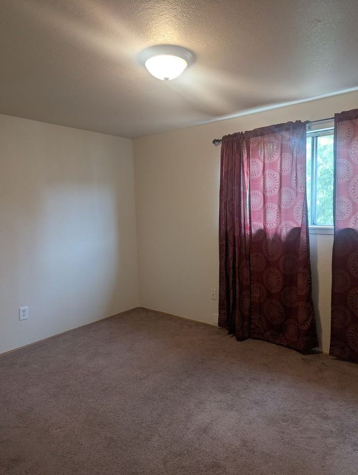 165 Loop Rd - Photo 3 of 7