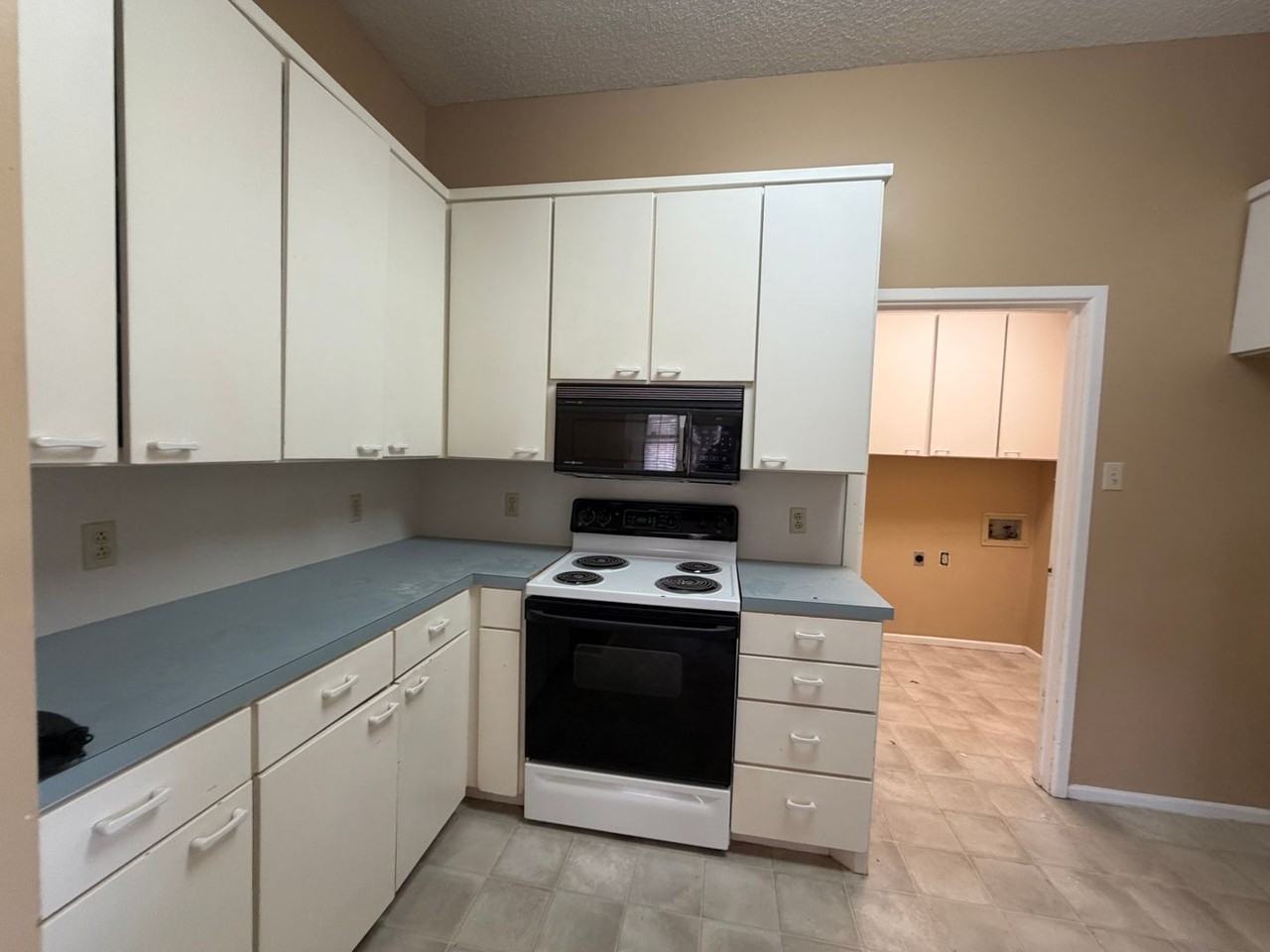 2314 93rd Pl - Photo 5 of 26
