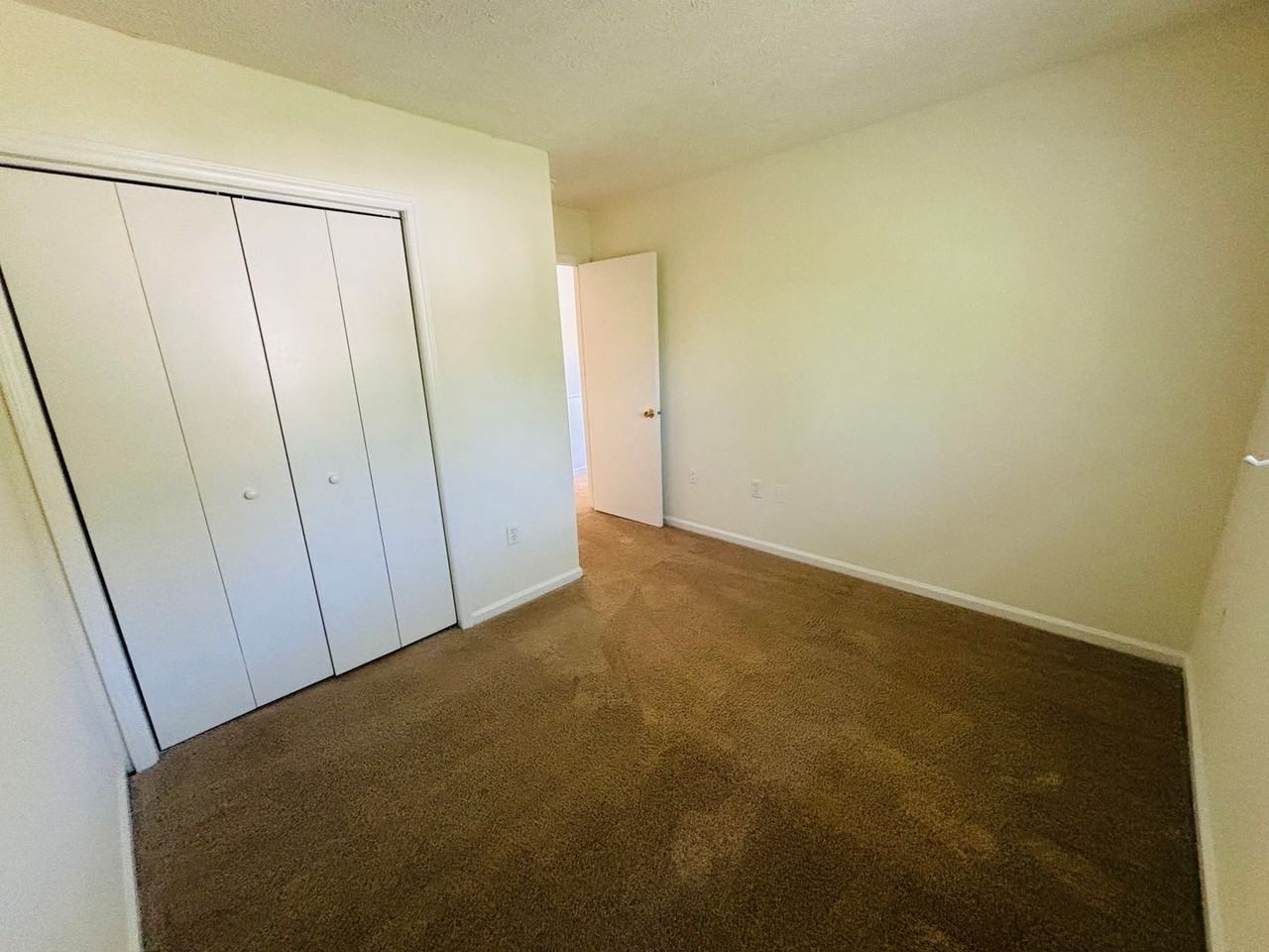 615 Green St - Photo 5 of 20