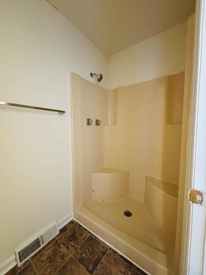 615 Green St - Photo 7 of 20
