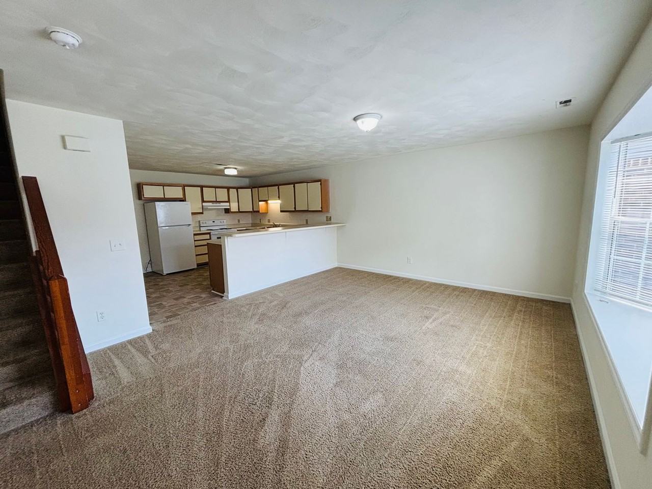 840 Patrick Henry Dr - Photo 6 of 24