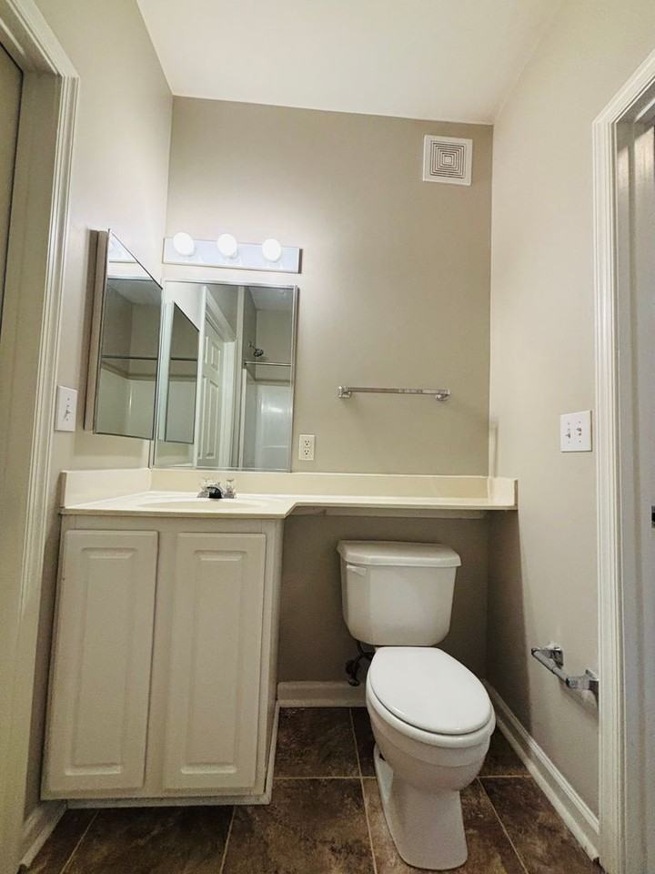 211 S Knollwood Dr #2102 - Photo 6 of 18