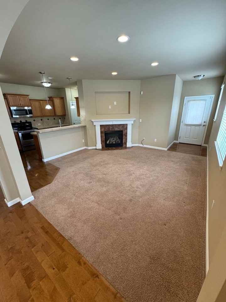 7644 Kodiak Ave Ne - Photo 3 of 13