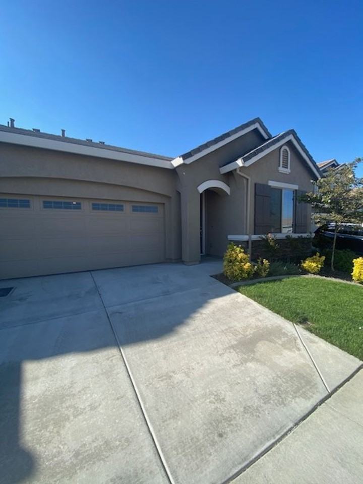 2256 Ranch View Dr - Photo 2 of 40