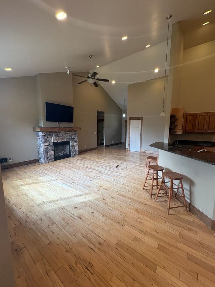 3114 Madrona Ln - Photo 2 of 21