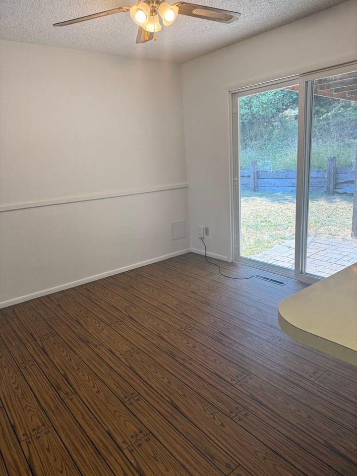 1715 Nw Deane St - Photo 6 of 17