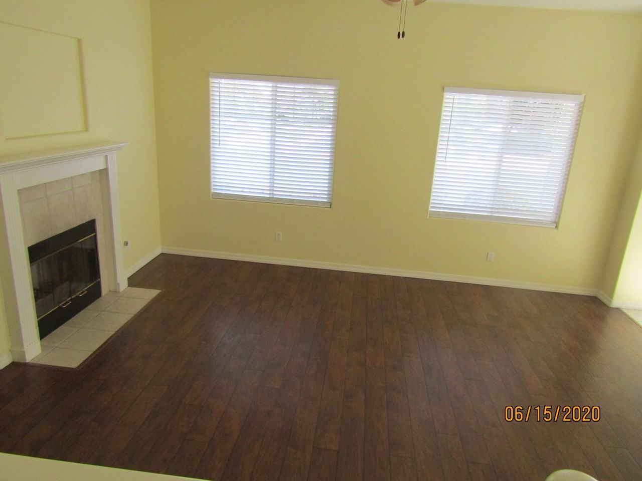 832 Stacy Ann Ter - Photo 5 of 27