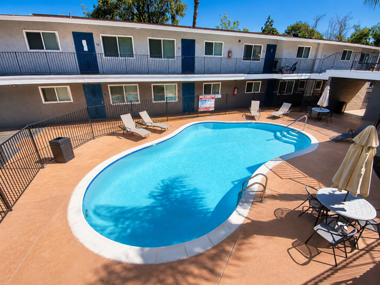 Vista Capri Apartments in Kearny Mesa - Photo 4 of 8