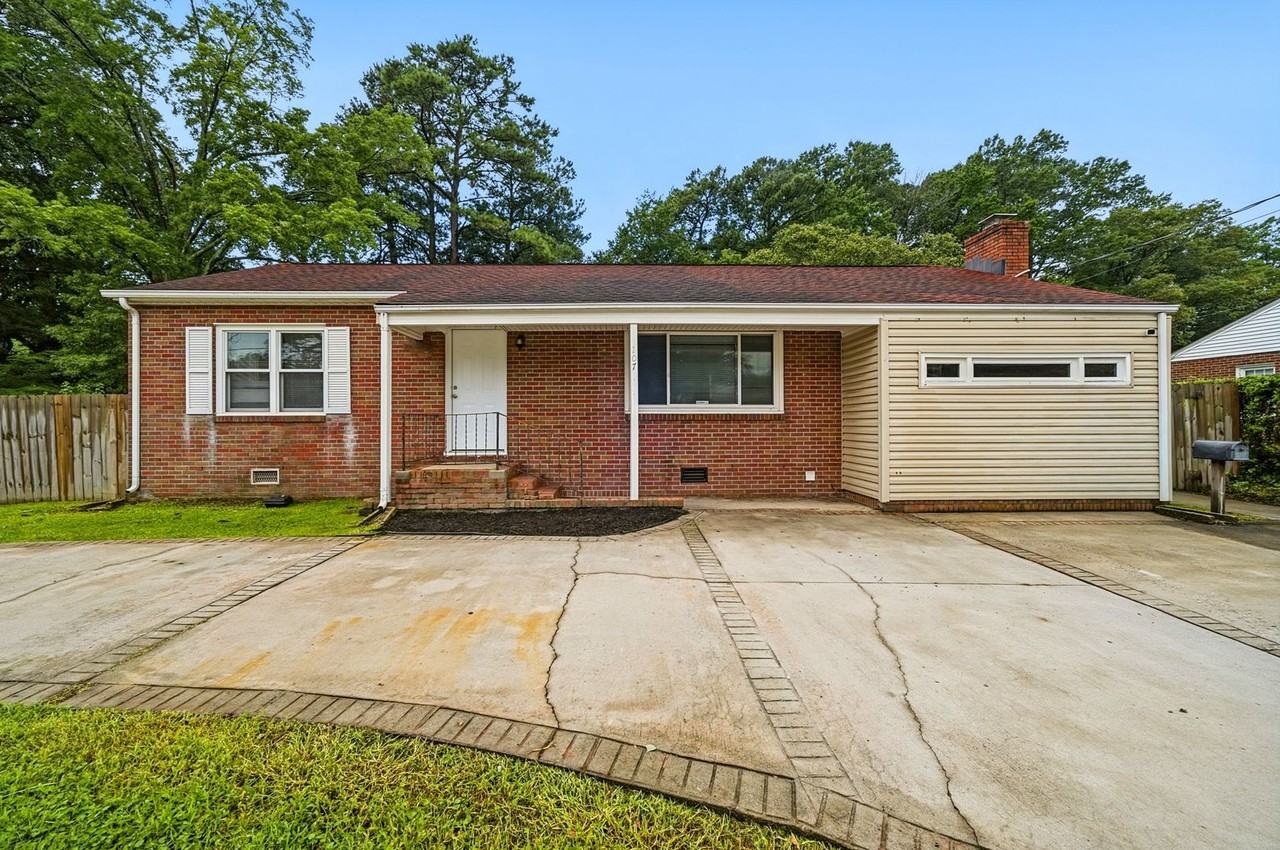 107 Woods Rd - Photo 4 of 40