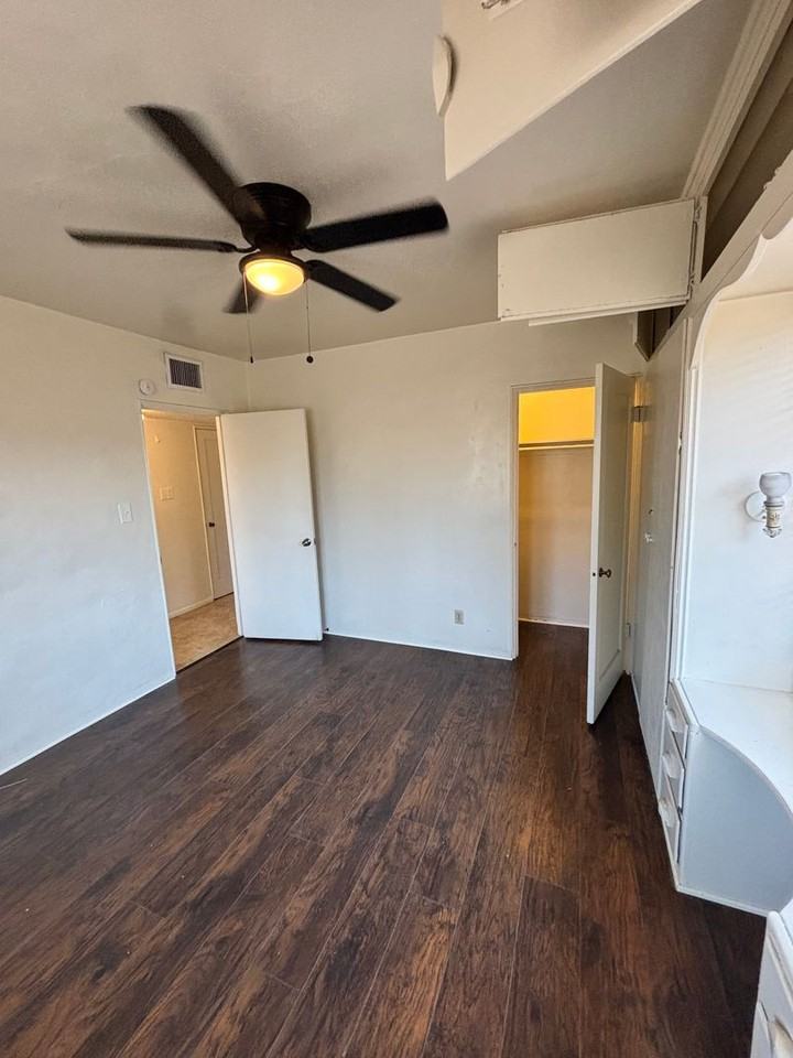 4132 E Kings Rd - Photo 6 of 10