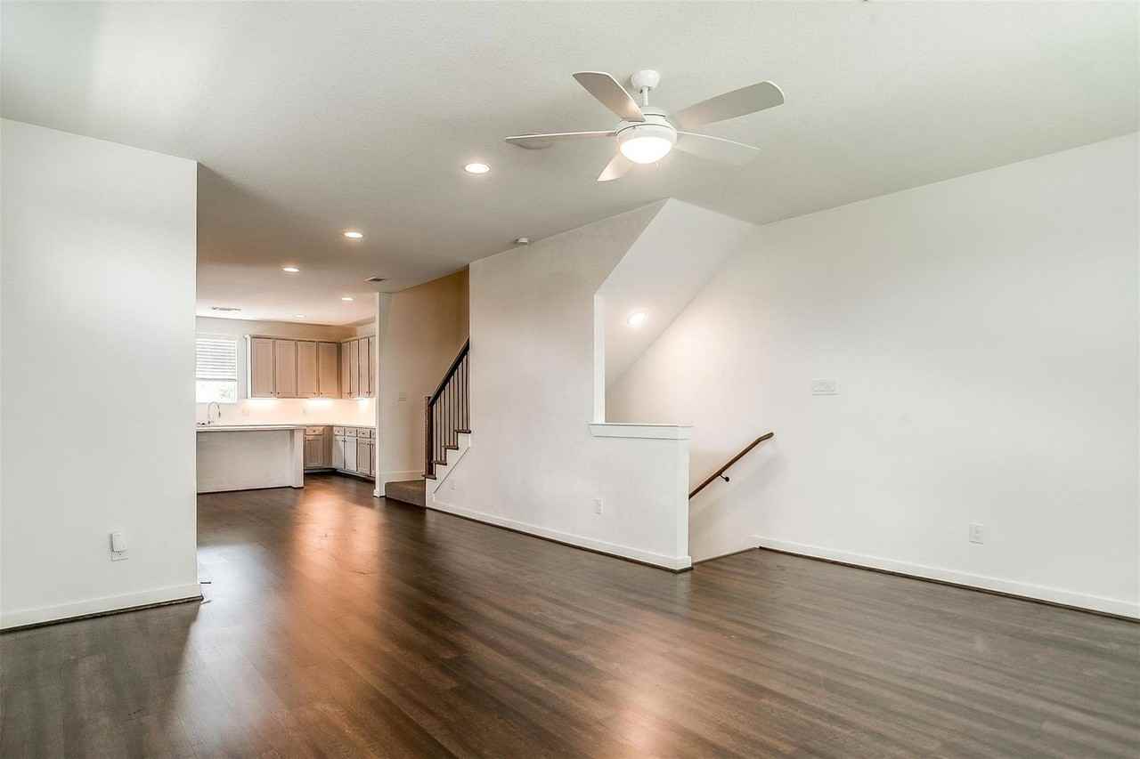 3515 S Hills Ave - Photo 2 of 27