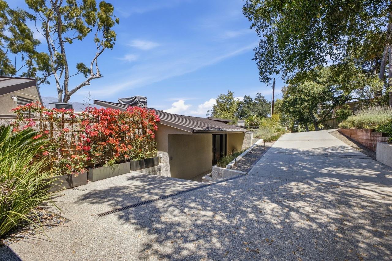 1255 Rancheros Rd - Photo 2 of 26