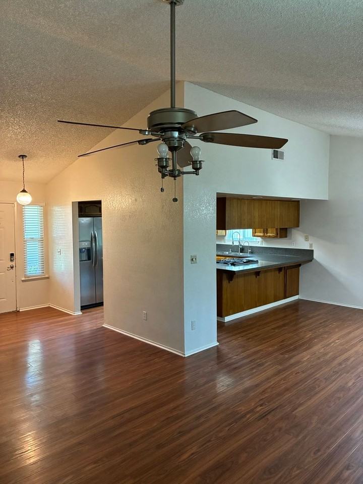 733 Mike Ln - Photo 5 of 21