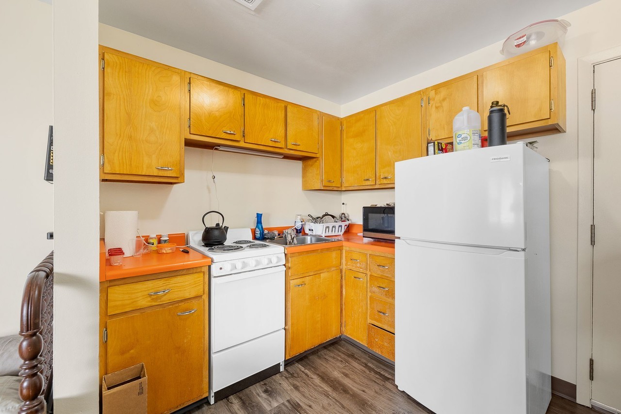 Valley Hi Apartments - Photo 3 of 18