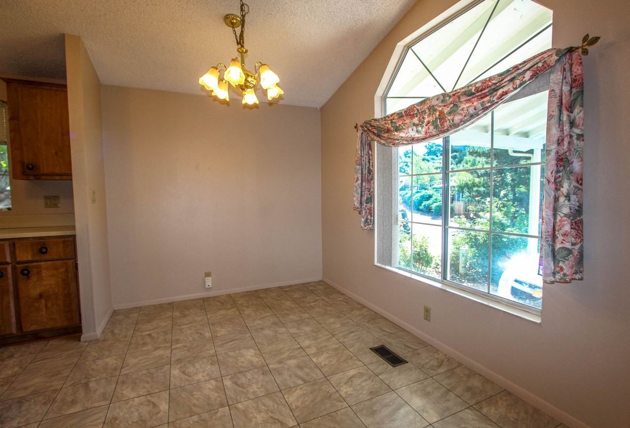 2851 Smoke Tree Ln #22 - Photo 7 of 18