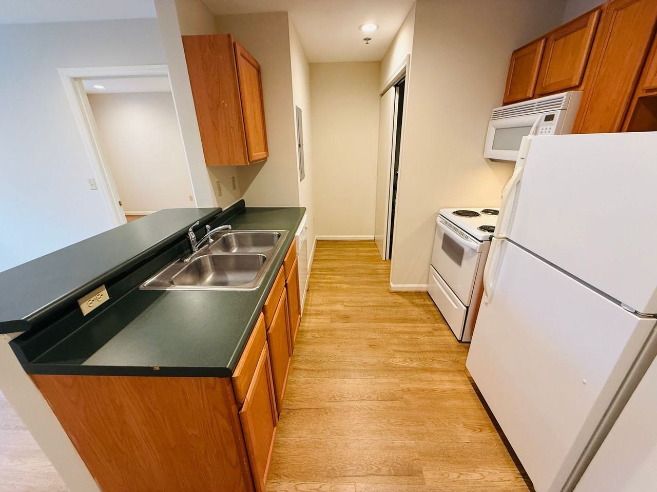 800 Orchard St - Photo 2 of 10