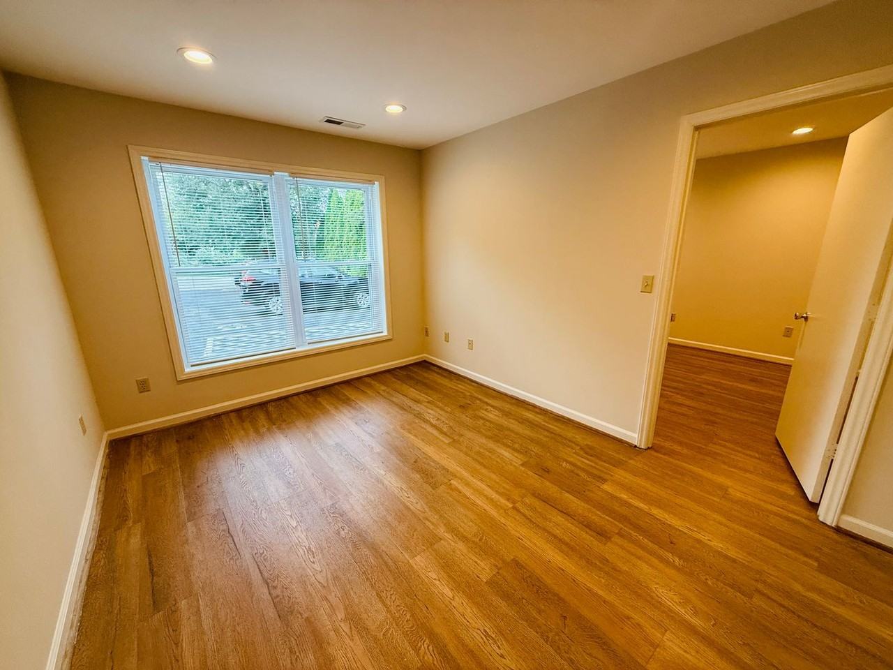 800 Orchard St - Photo 4 of 10