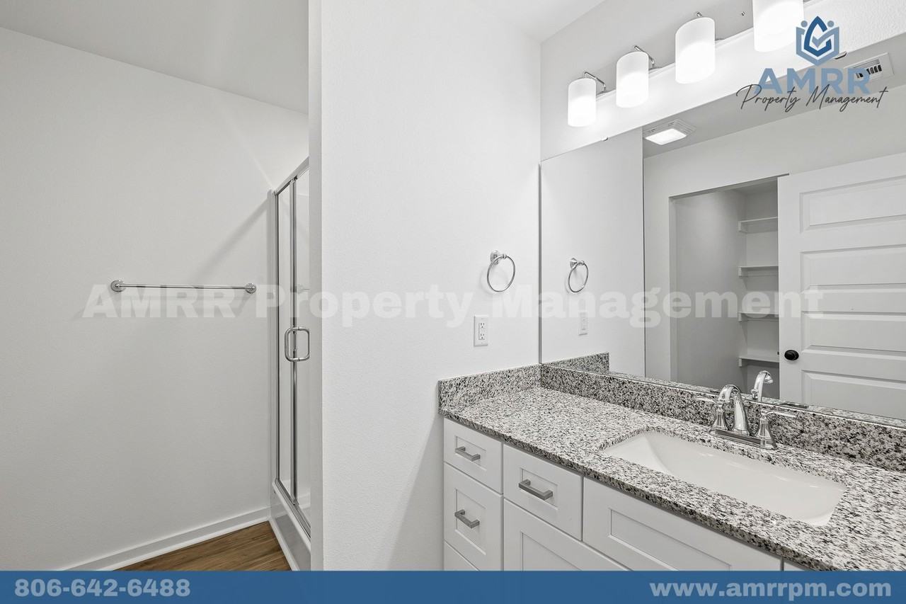 300 Honeybee Ave - Photo 4 of 23