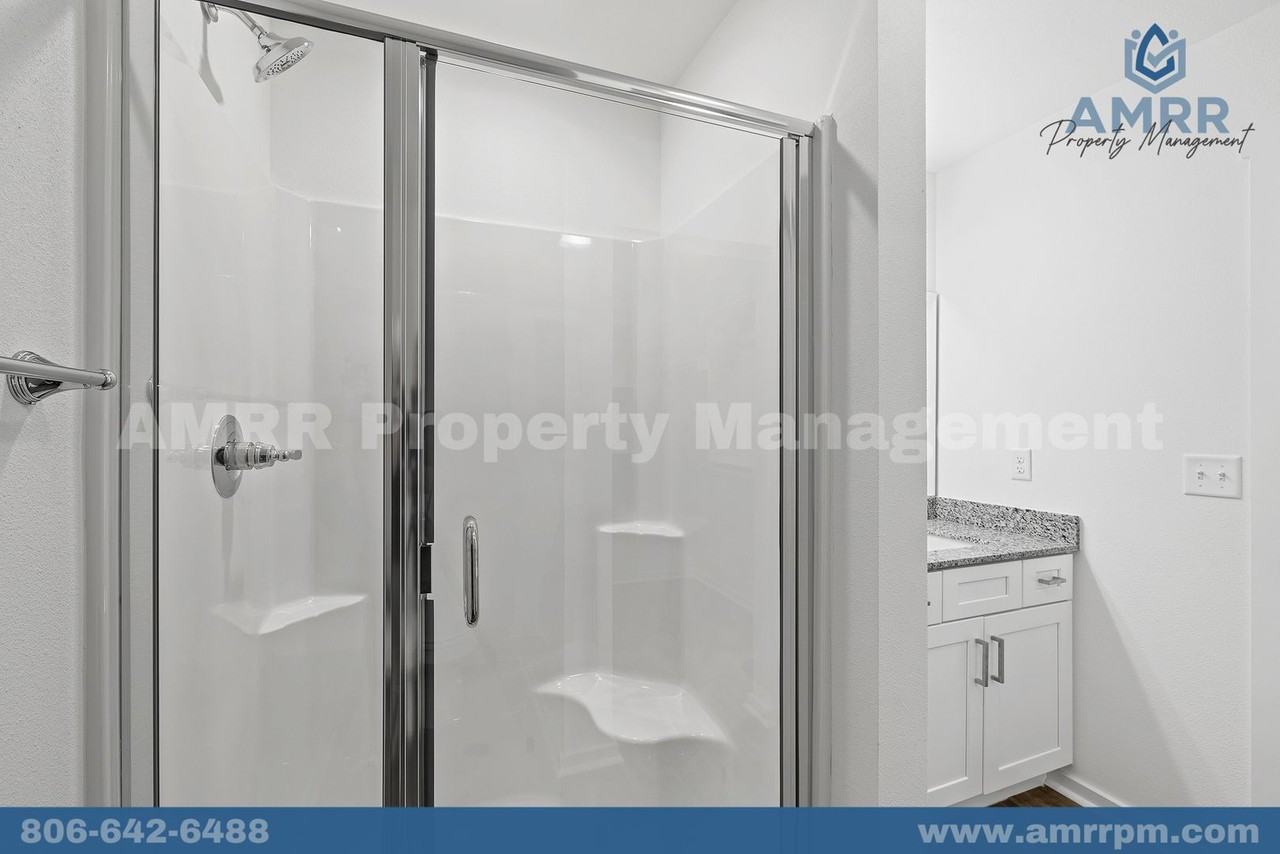 300 Honeybee Ave - Photo 5 of 23