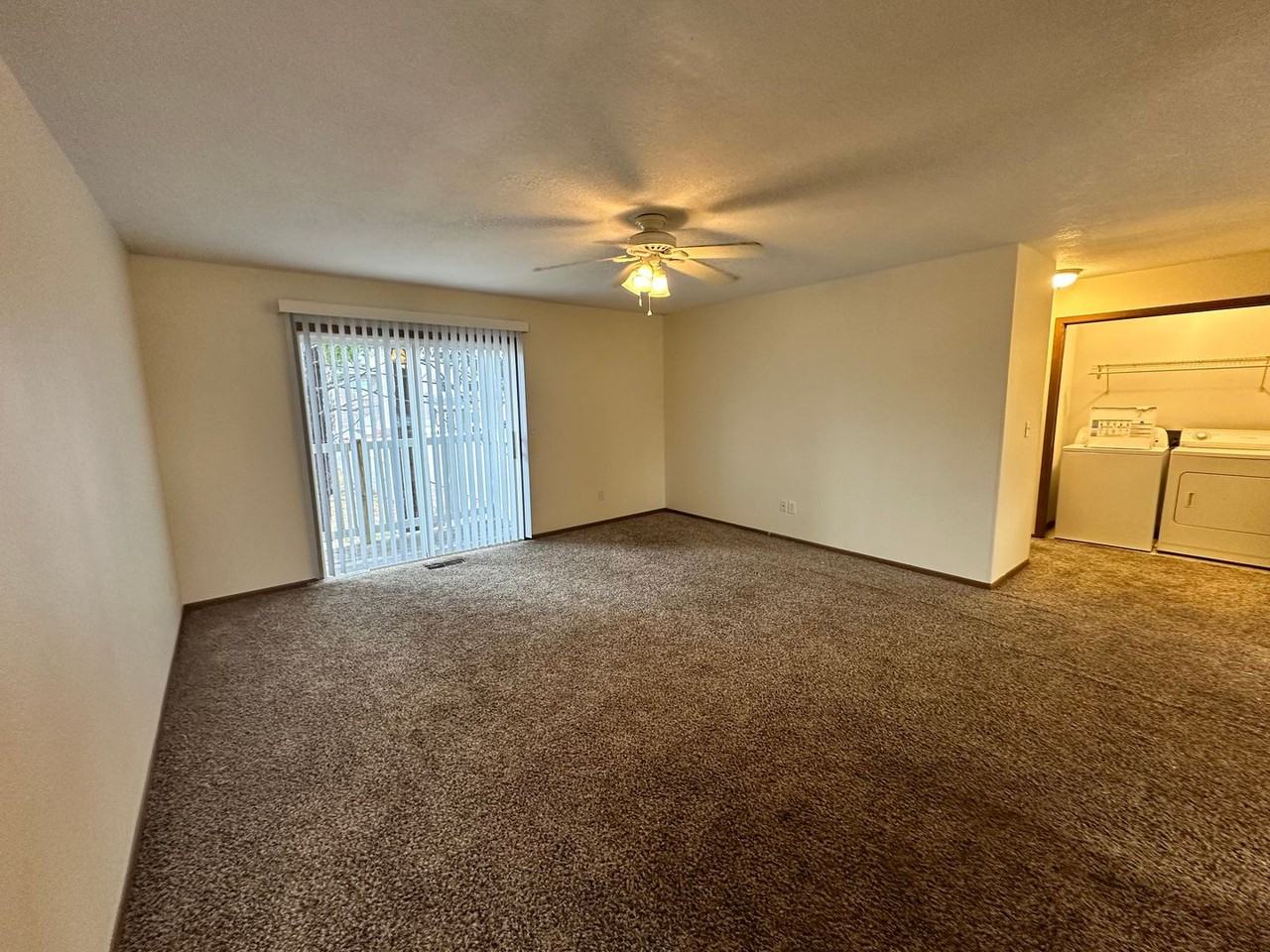 204 Jewel Drive - Photo 2 of 20