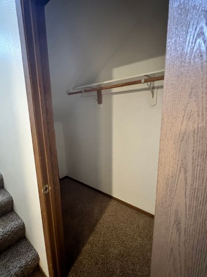 204 Jewel Drive - Photo 6 of 20
