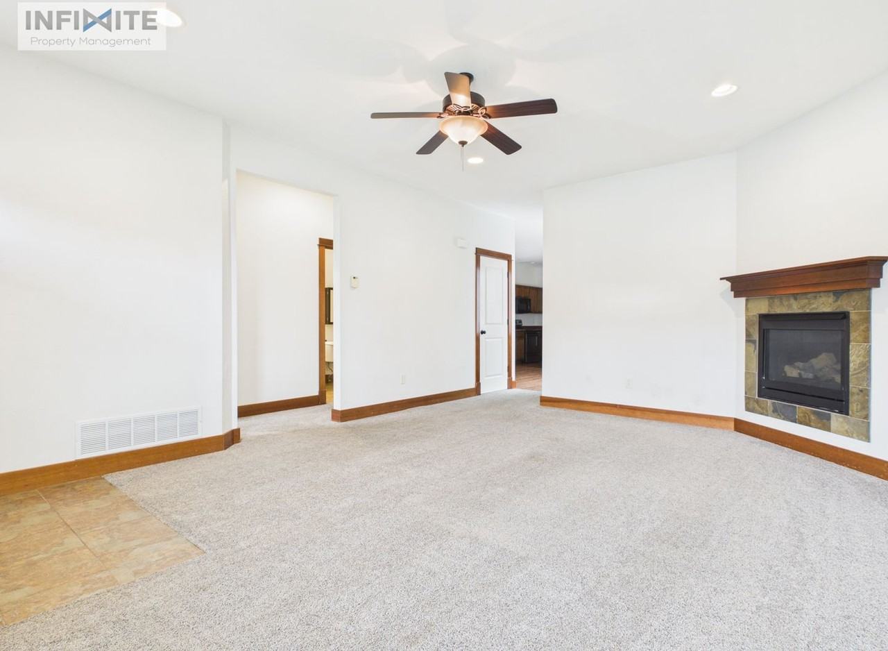 1169 Forestglen Dr #B - Photo 3 of 22