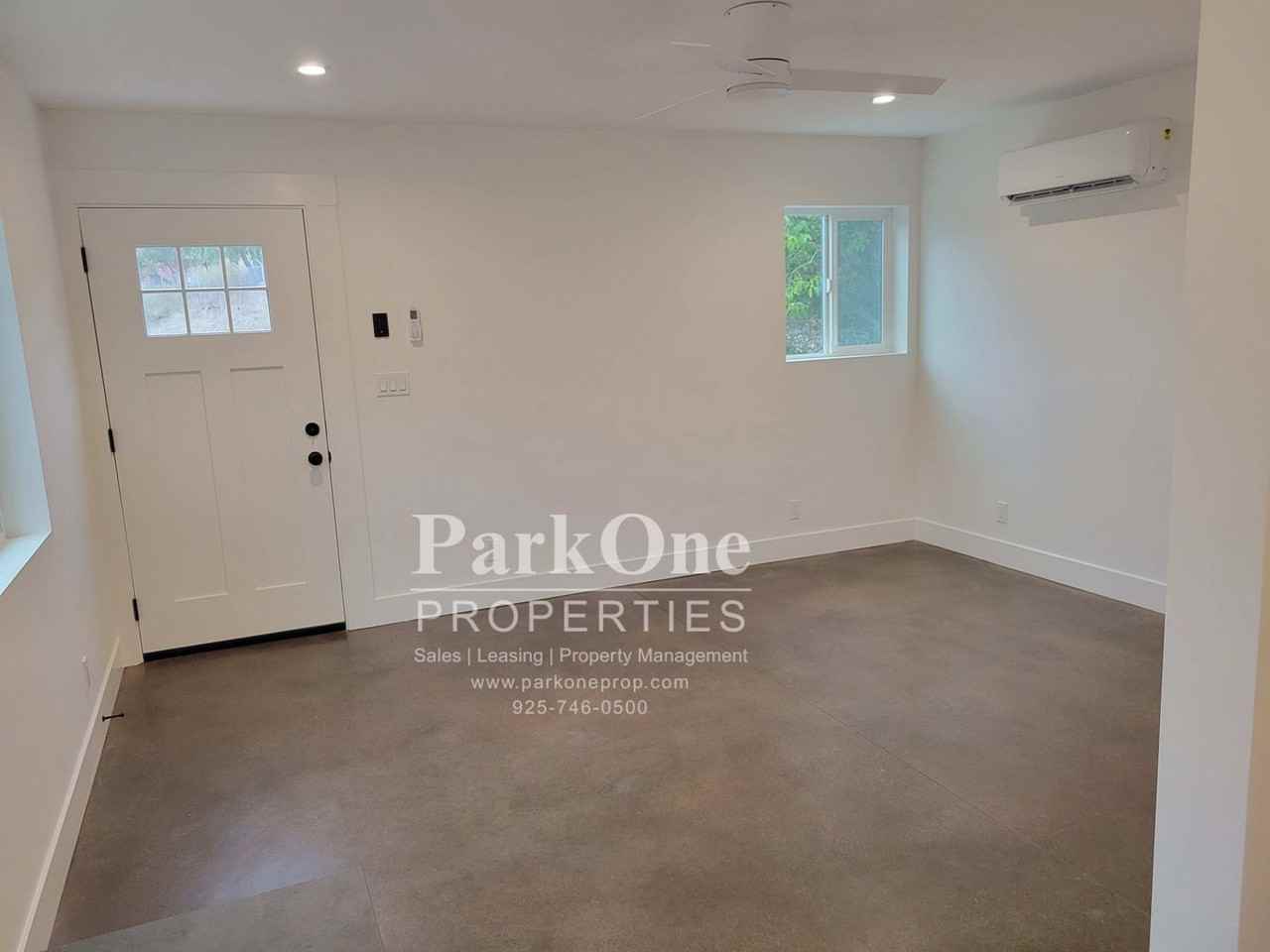 1012B Merrithew Dr - Photo 2 of 16