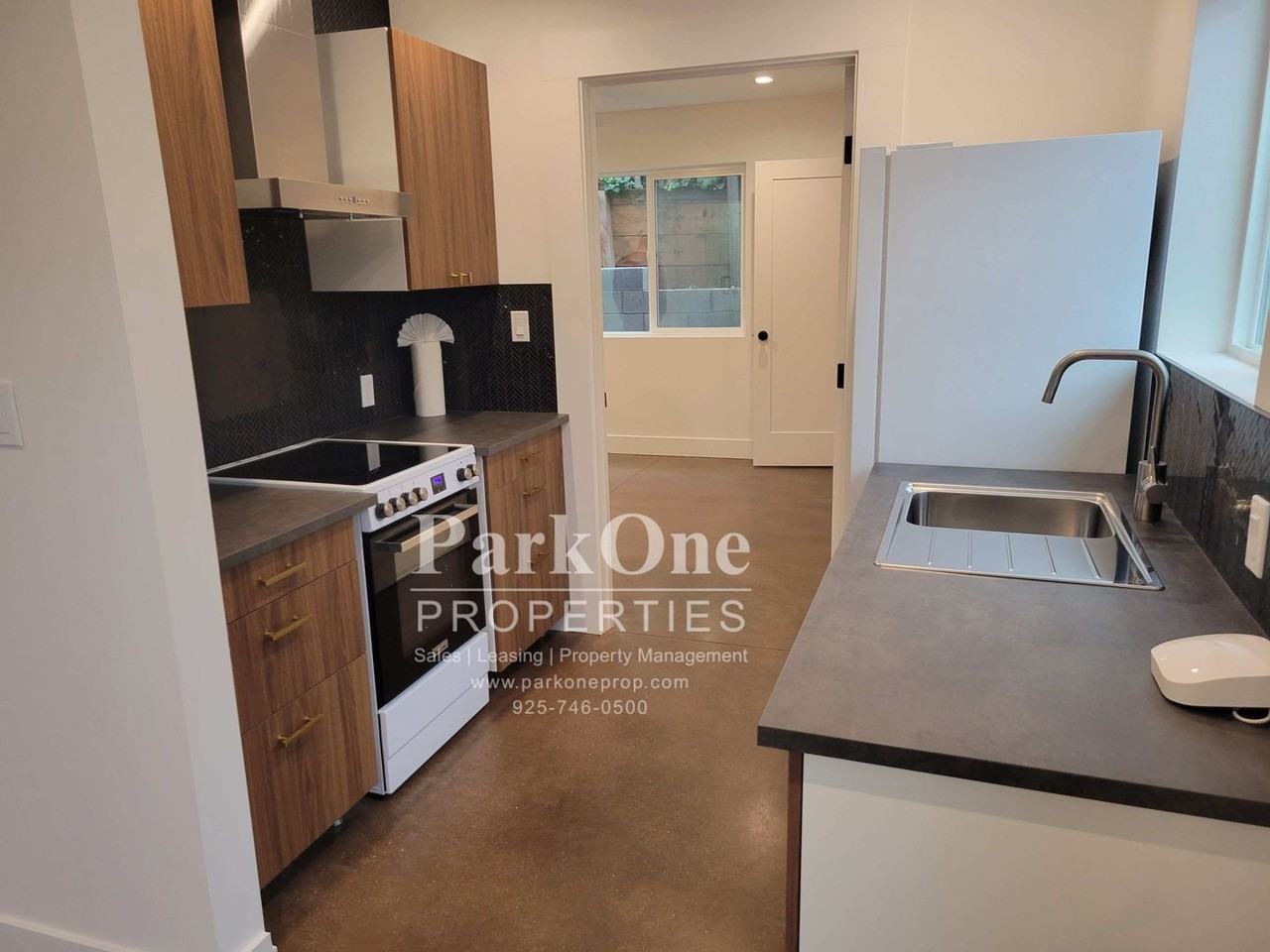 1012B Merrithew Dr - Photo 5 of 16