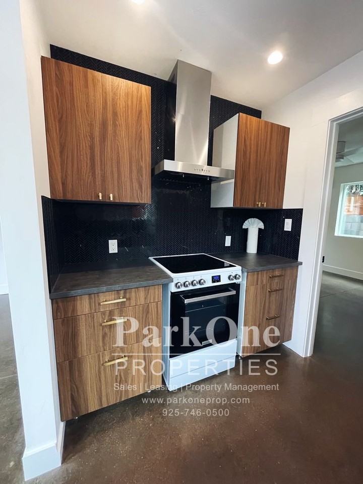 1012B Merrithew Dr - Photo 6 of 16