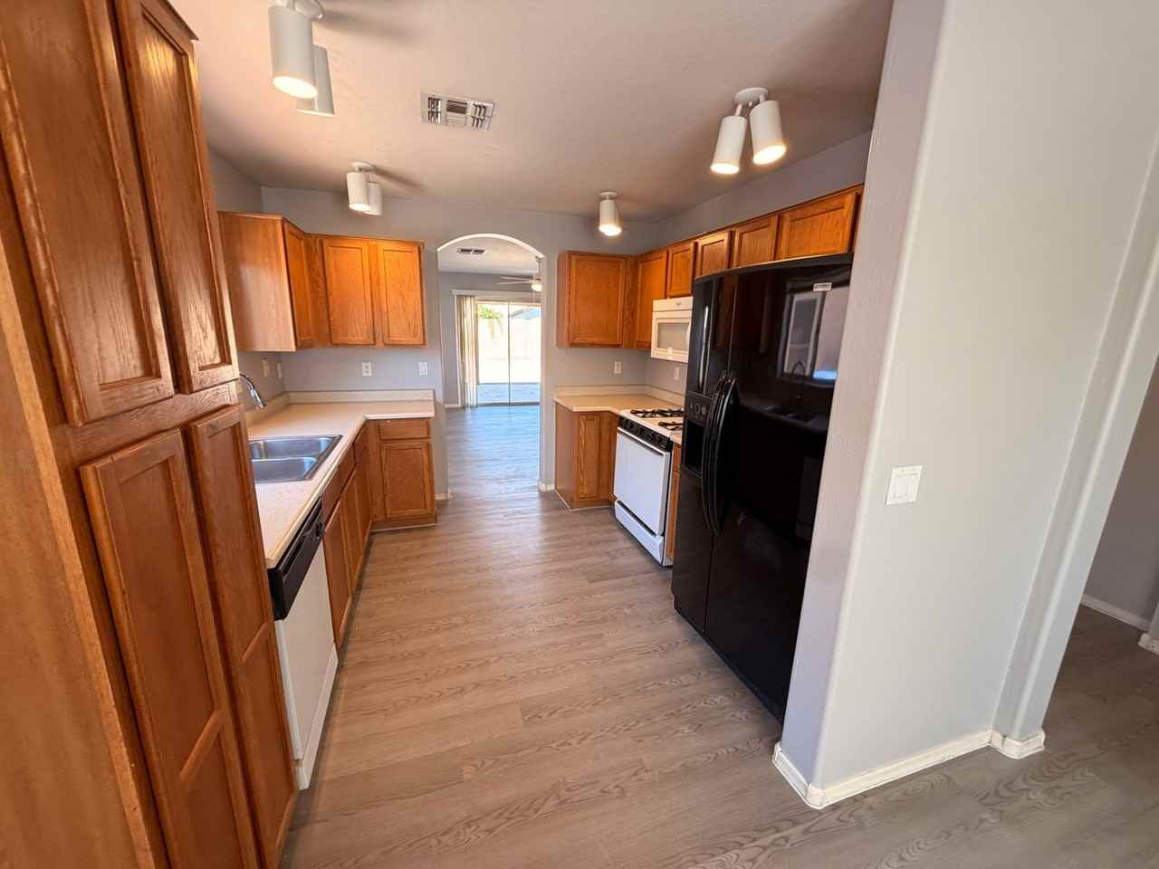 12556 W Charter Oak Rd - Photo 5 of 22