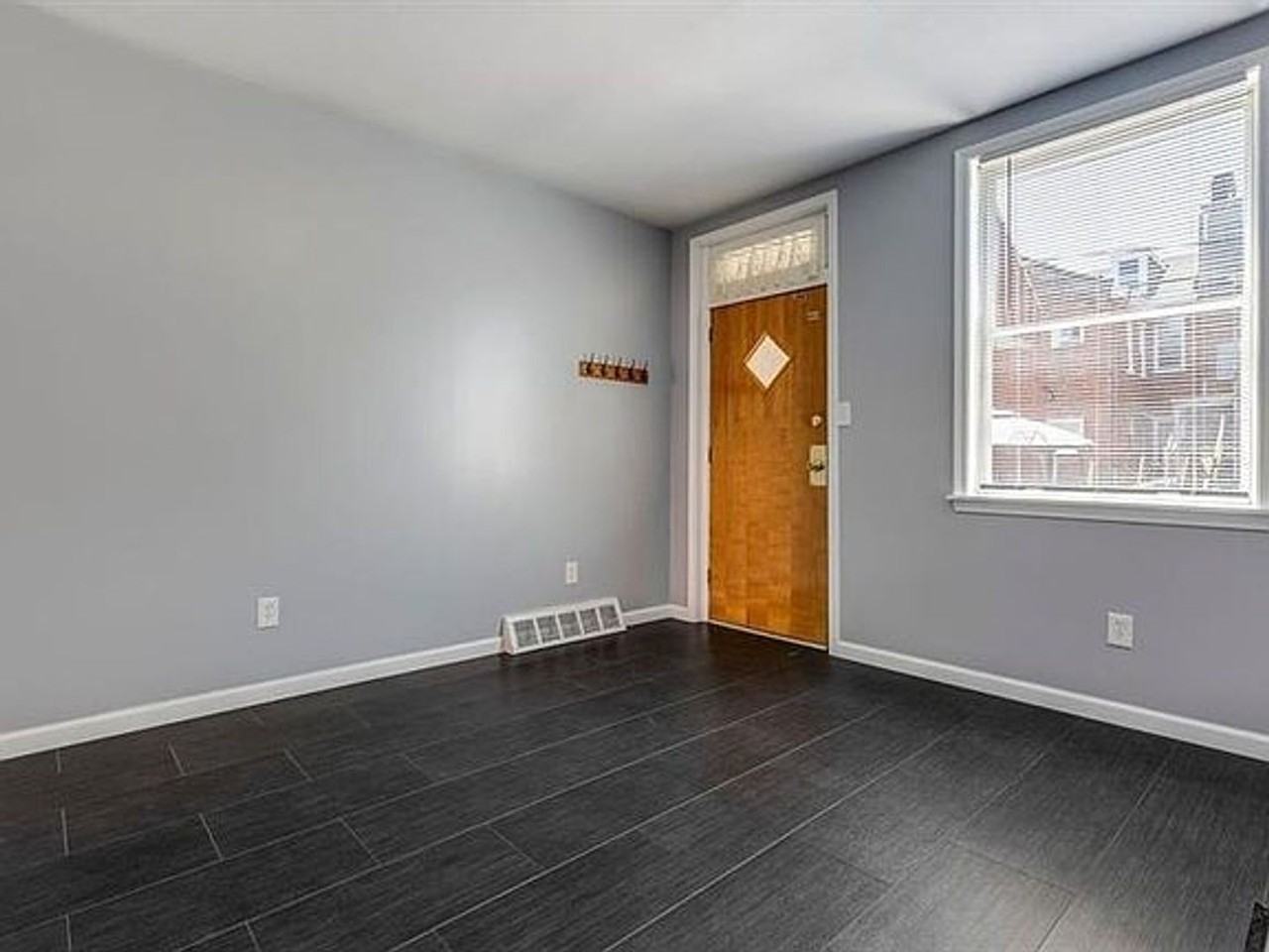 264 Service Way - Photo 4 of 8