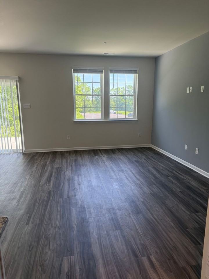 345 Locust Run Dr - Photo 5 of 16