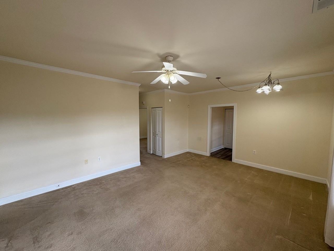 135 Yvon St - Photo 3 of 12