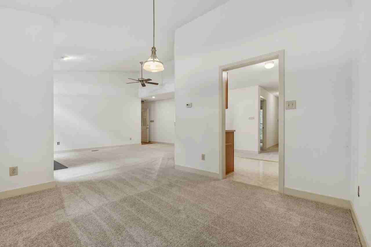 22 Margaret Pl - Photo 2 of 22