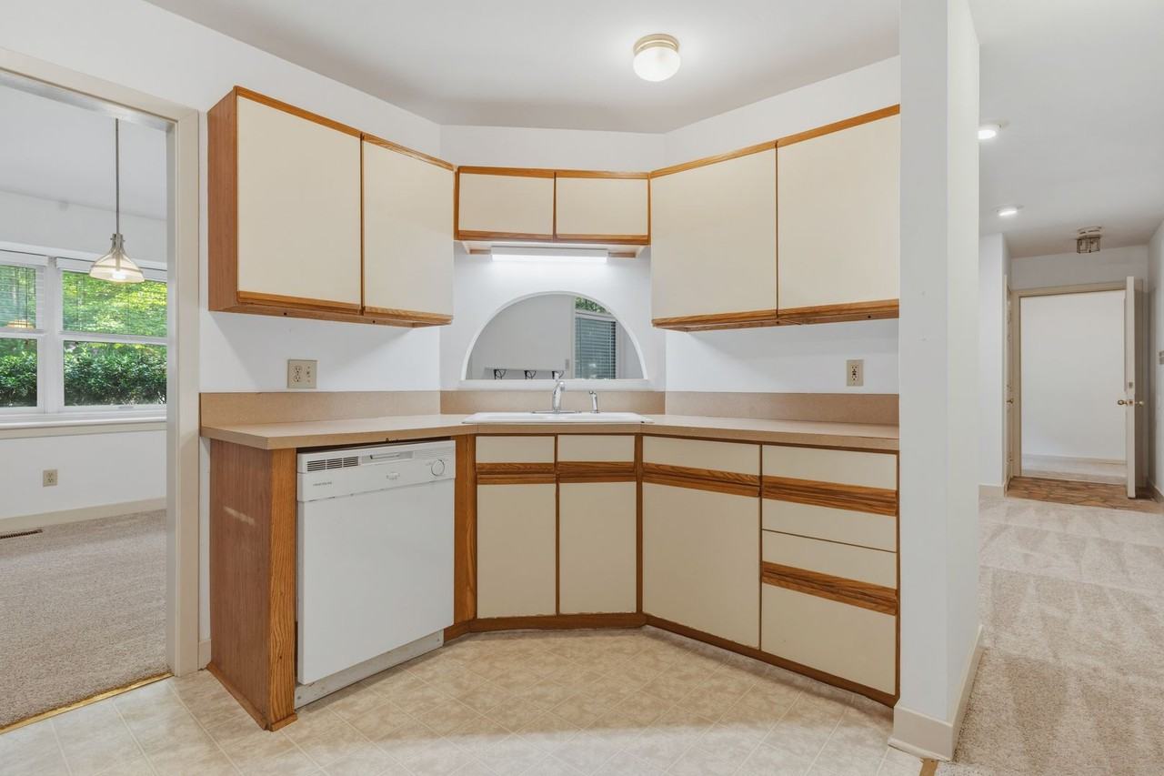 22 Margaret Pl - Photo 4 of 22