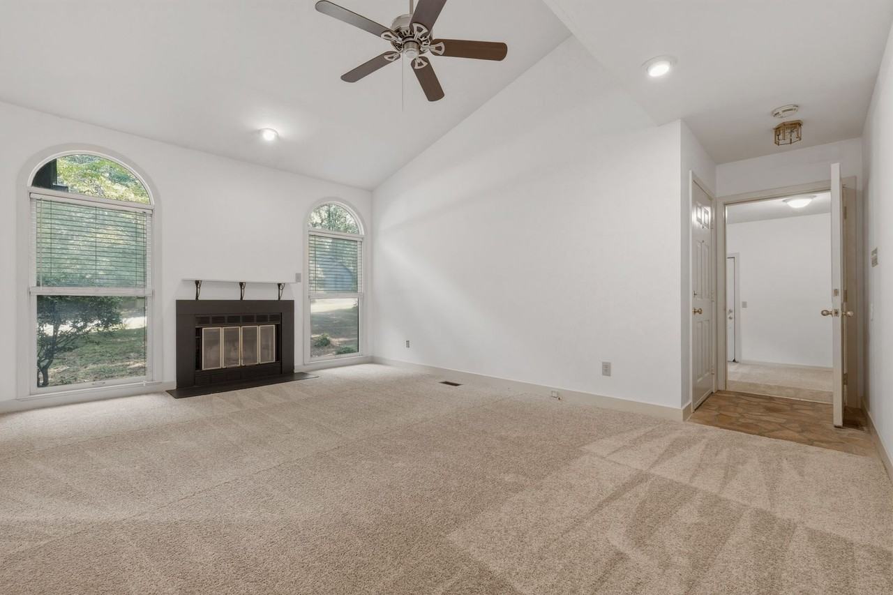 22 Margaret Pl - Photo 7 of 22