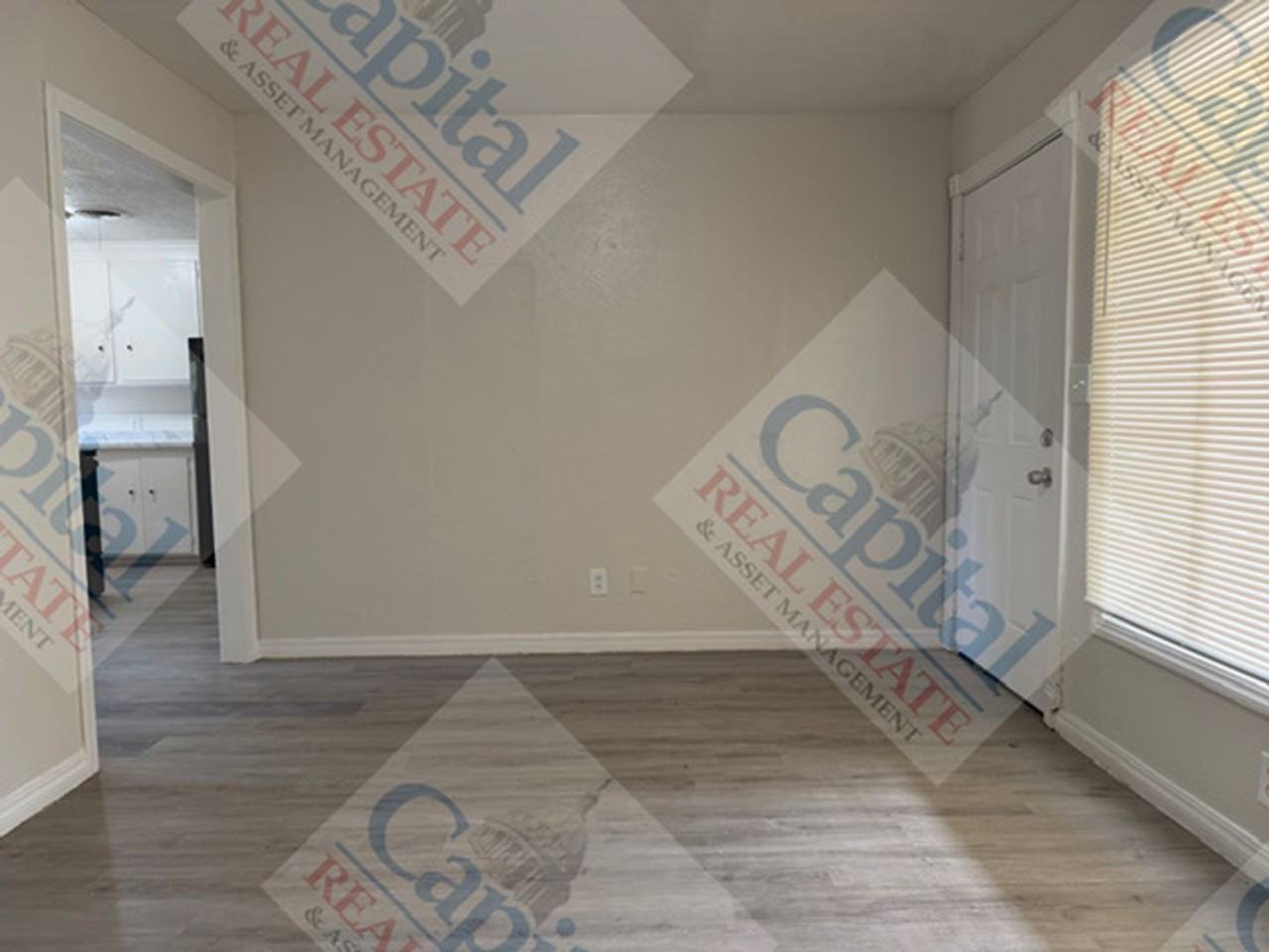 1117 N Beach Ave - Photo 4 of 34