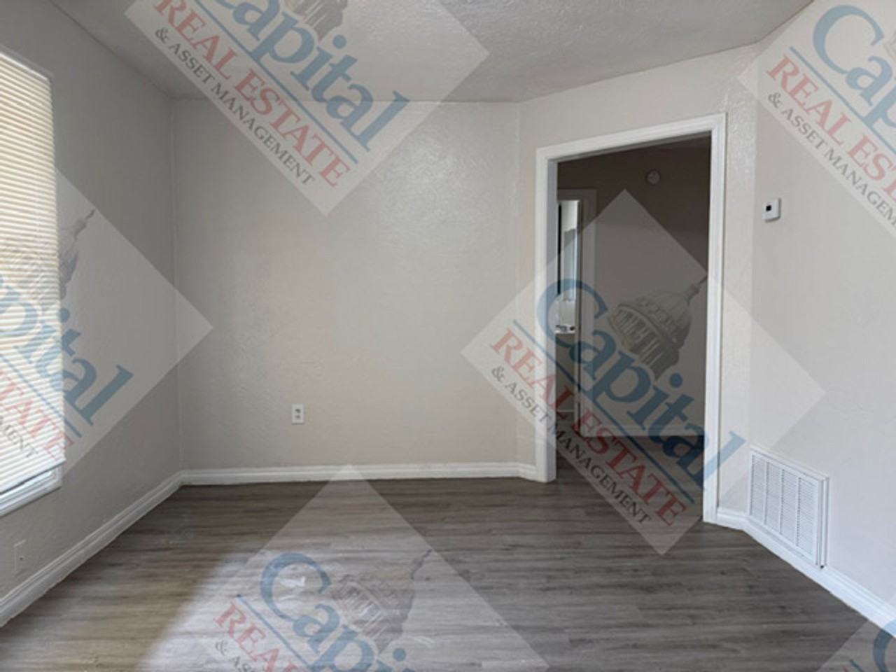 1117 N Beach Ave - Photo 5 of 34