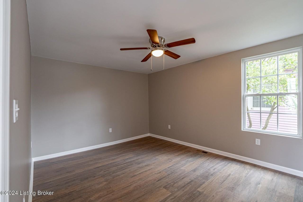 1246 Schiller Ave - Photo 6 of 12