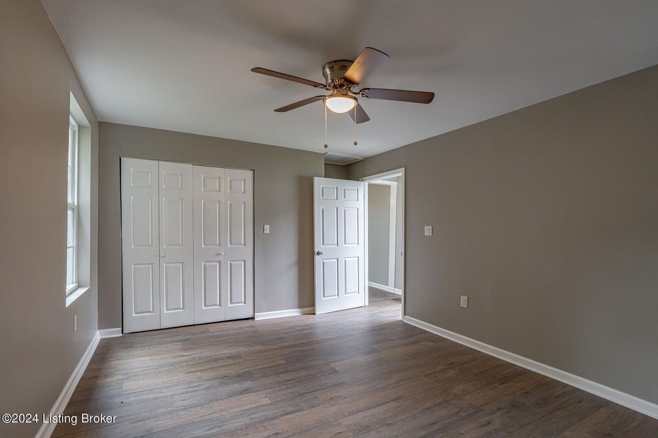 1246 Schiller Ave - Photo 7 of 12