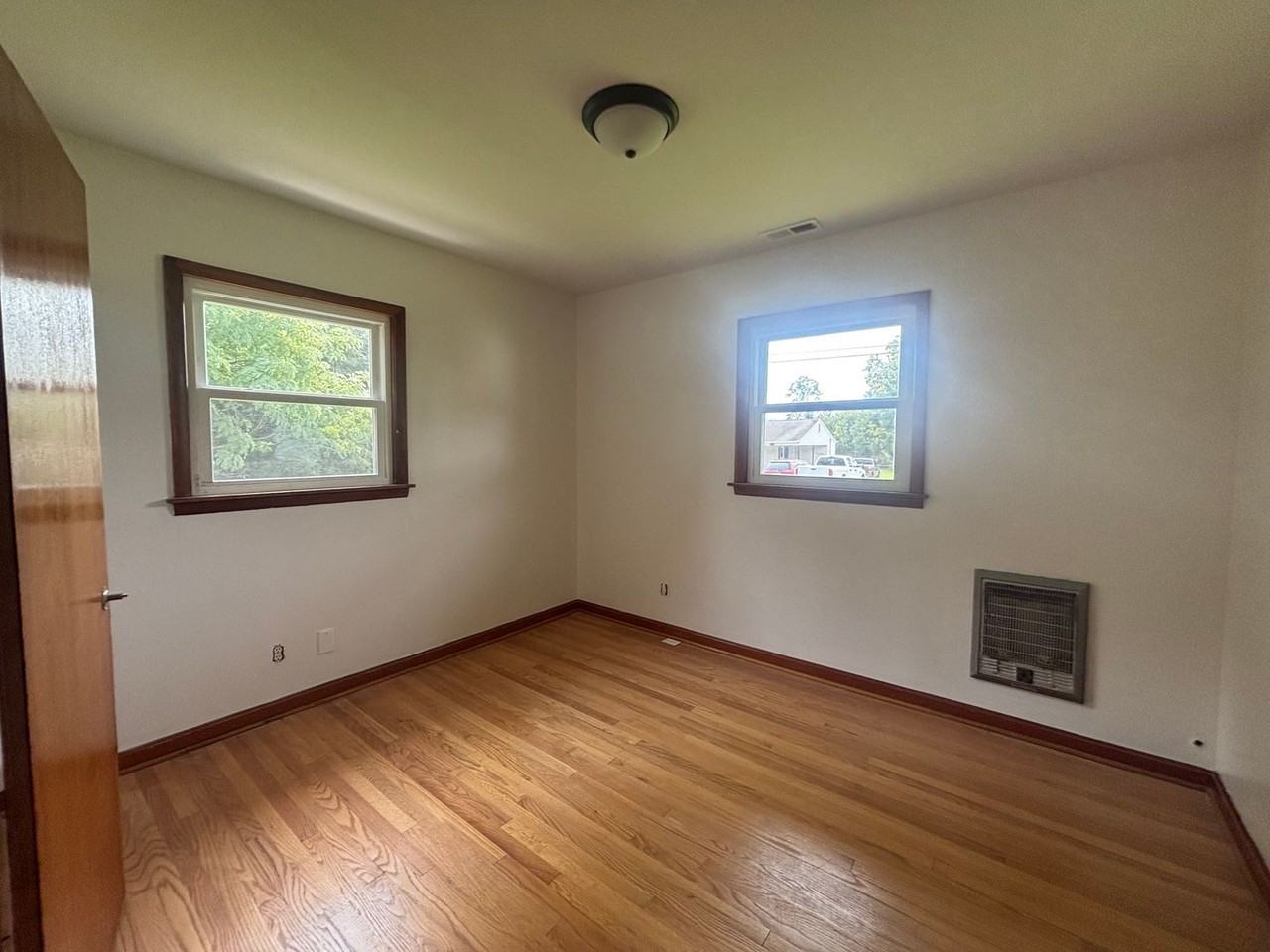 172 Sunrise Dr - Photo 4 of 11