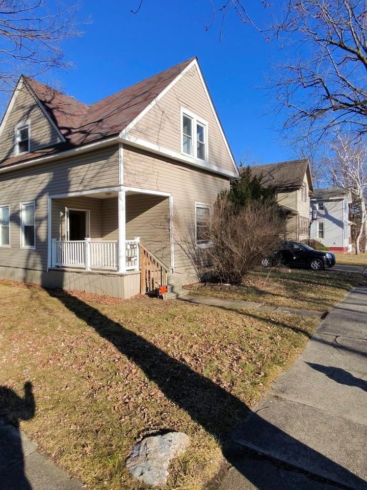 1420 Adams St - Photo 4 of 29