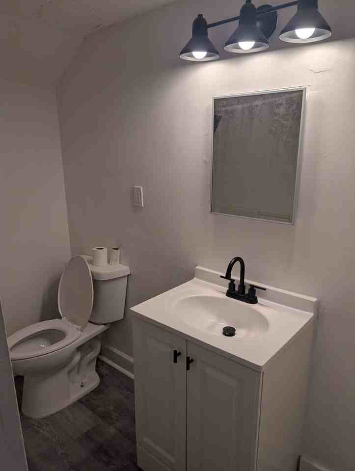 1420 Adams St - Photo 5 of 29