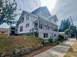 featured image of 875 Donnelly Ave