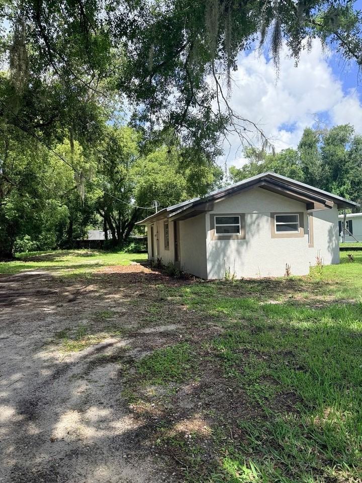 713 Nashville Rd - Photo 2 of 12