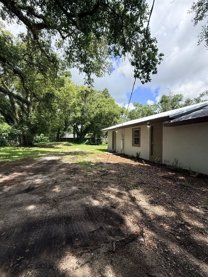 713 Nashville Rd - Photo 3 of 12