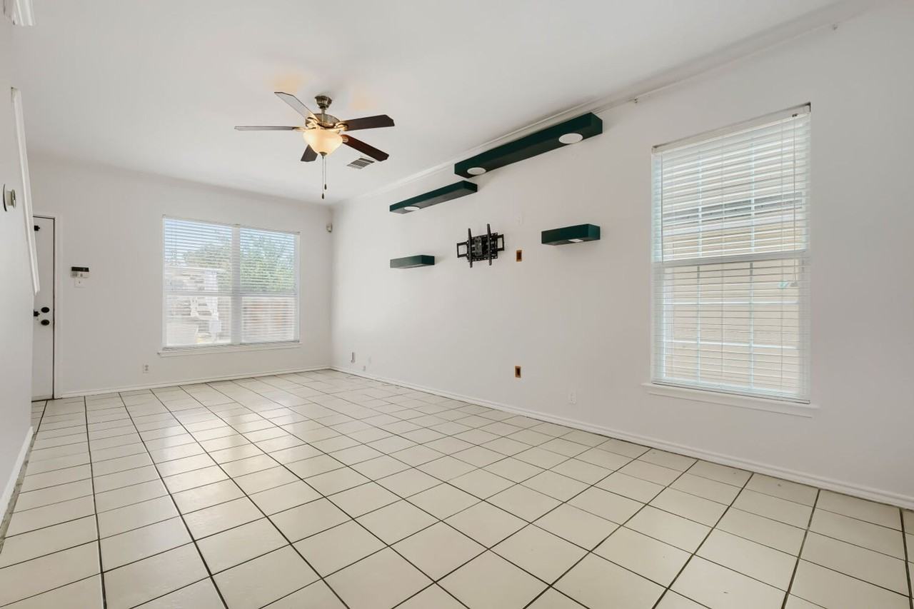 5635 Midcrown Dr - Photo 4 of 31