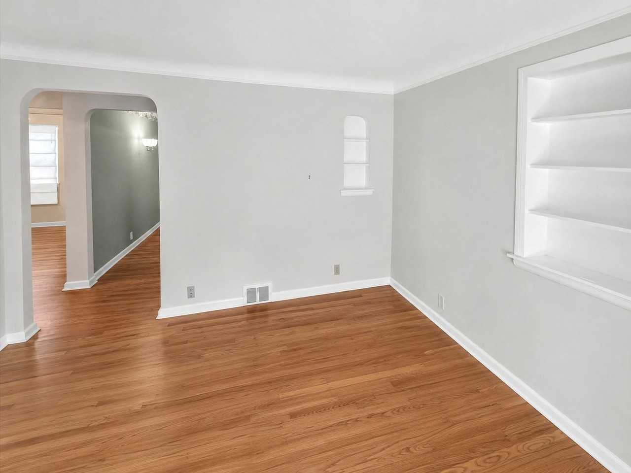24550 Puritan Rd - Photo 3 of 9